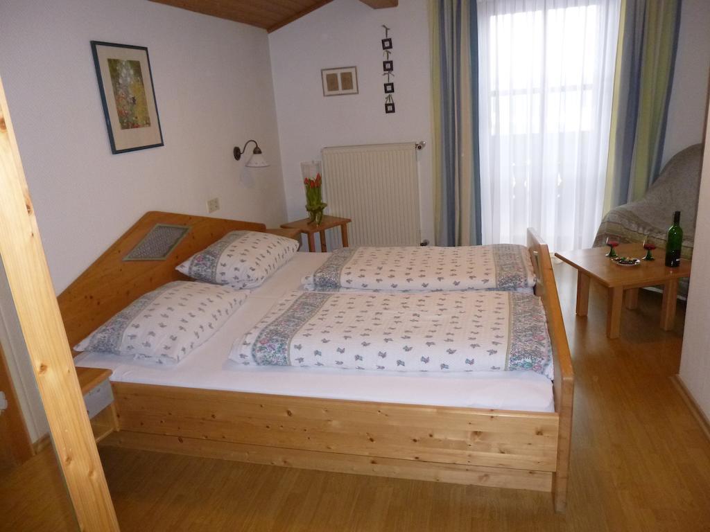 Gastehaus Fischer Ξενοδοχείο Eschlkam Δωμάτιο φωτογραφία
