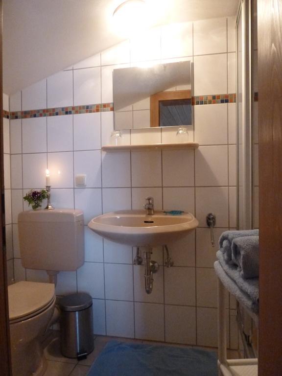 Gastehaus Fischer Ξενοδοχείο Eschlkam Δωμάτιο φωτογραφία